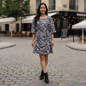 Trina Turk Women Zebra Dress Silk Size‎ 2 Gray Cream Short Sleeve Shift Belted